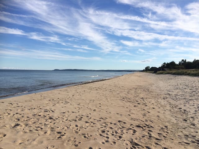 Ljust Stort Boende Nara Strand Och Natur 5 Bedrooms 2 Bathrooms Cabin Kristianstad O Sweden