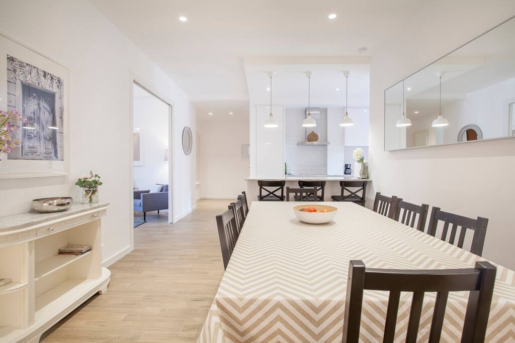Dining table and breakfast bar.