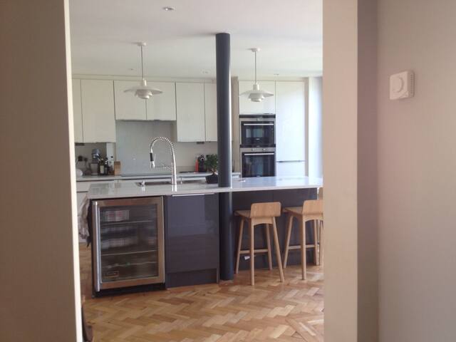 Near the sea Dublin family house gallery image 3