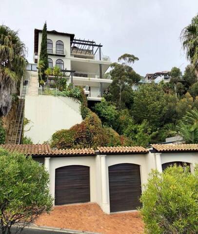 Sumptuous 2 bedroomed Villa with great Ocean Views gallery image 3