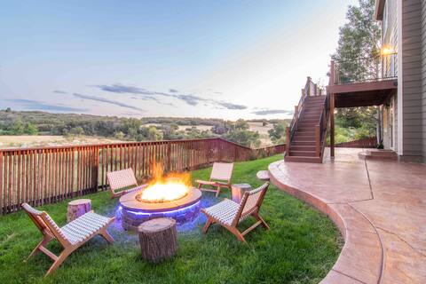 Large Luxurious Home Breathtaking Views w/ FirePit