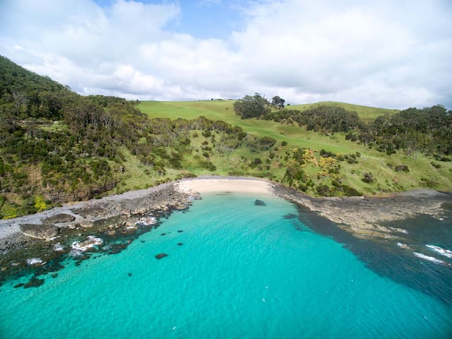 Table House Farm -Luxury villa, secluded beach gallery image 4