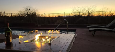 Pool & sunset views!| Pet friendly | Desert views