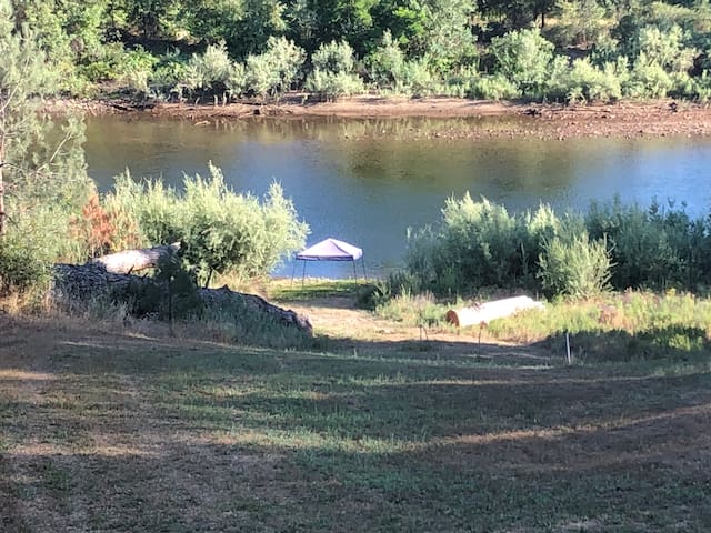 RIVER FRONT with BBQ and Horseshoe Pit