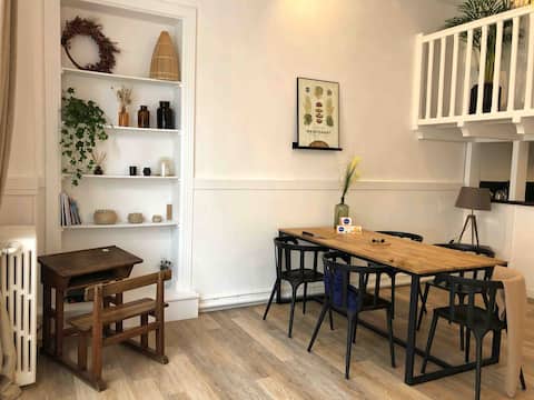 Top Airbnb: Charming apartment 1 min from the beach in Dinard