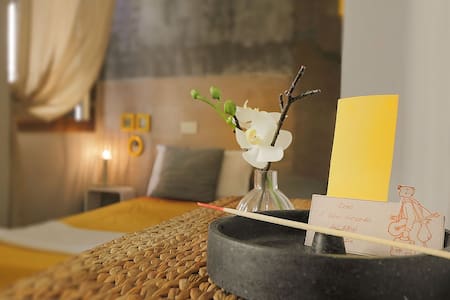 The Place for  Travelers - Yellow Room