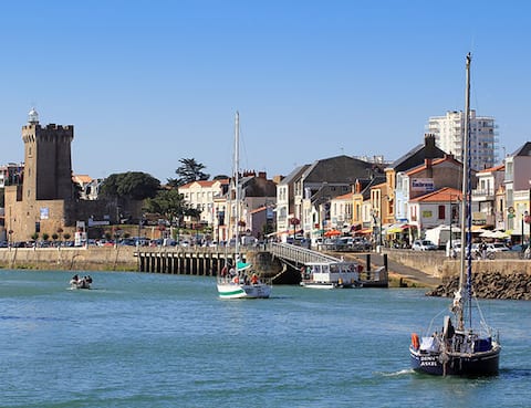 Airbnb performant: Furnished 30 m2 studio, for 2 people. à Les Sables D'olonne