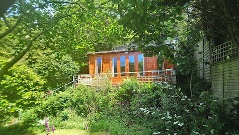 Dragonfly Cabin near Tintagel