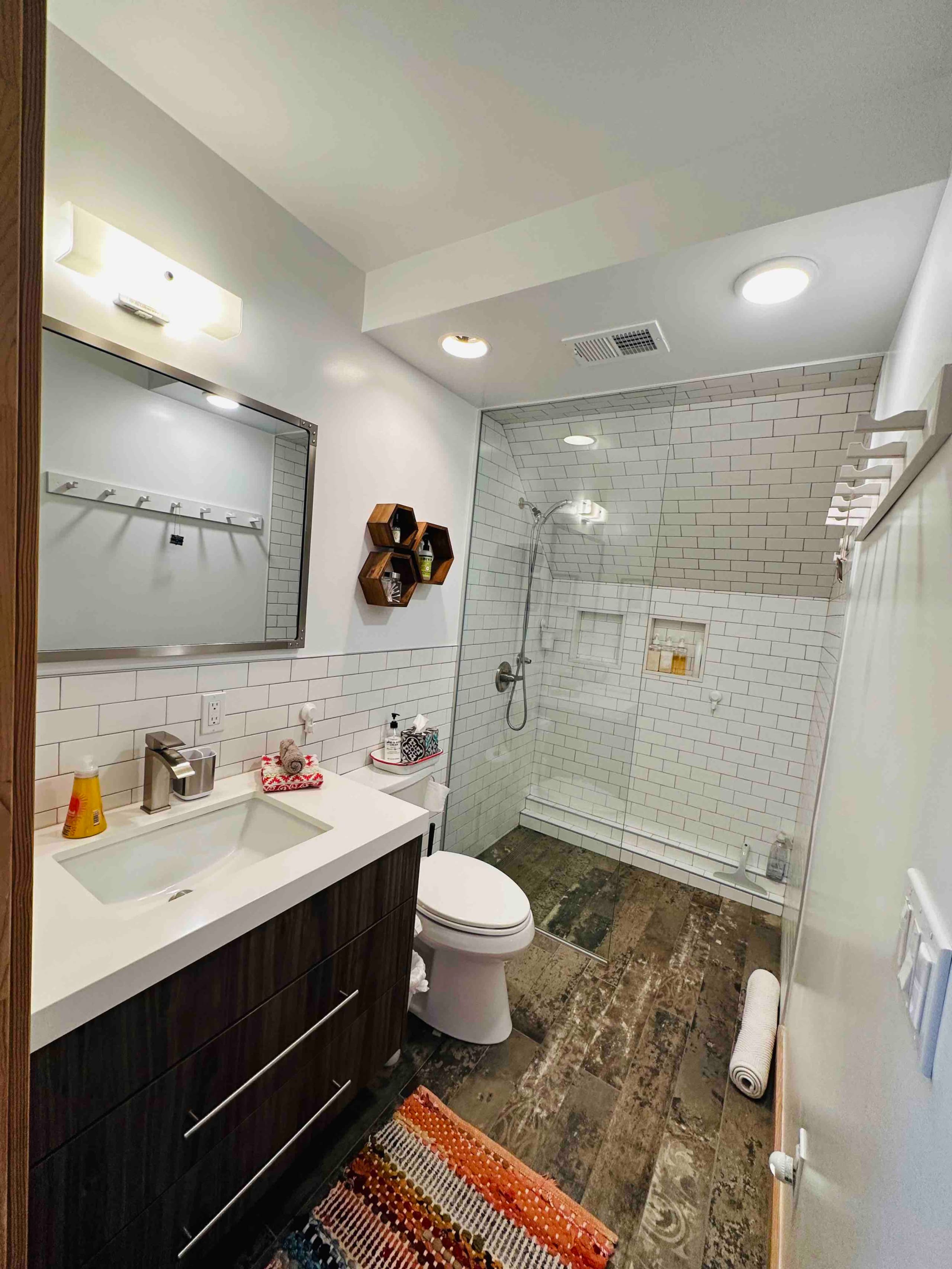 Entire one-bedroom apartment in the Cow House - Image 10