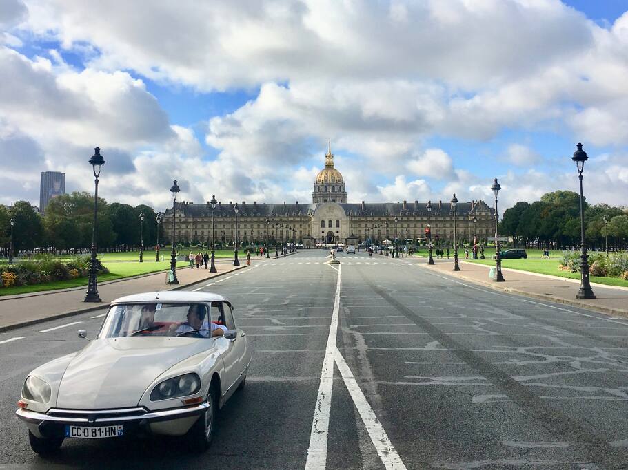Vue de l'Esplanade des Invalides à 60 m du studio