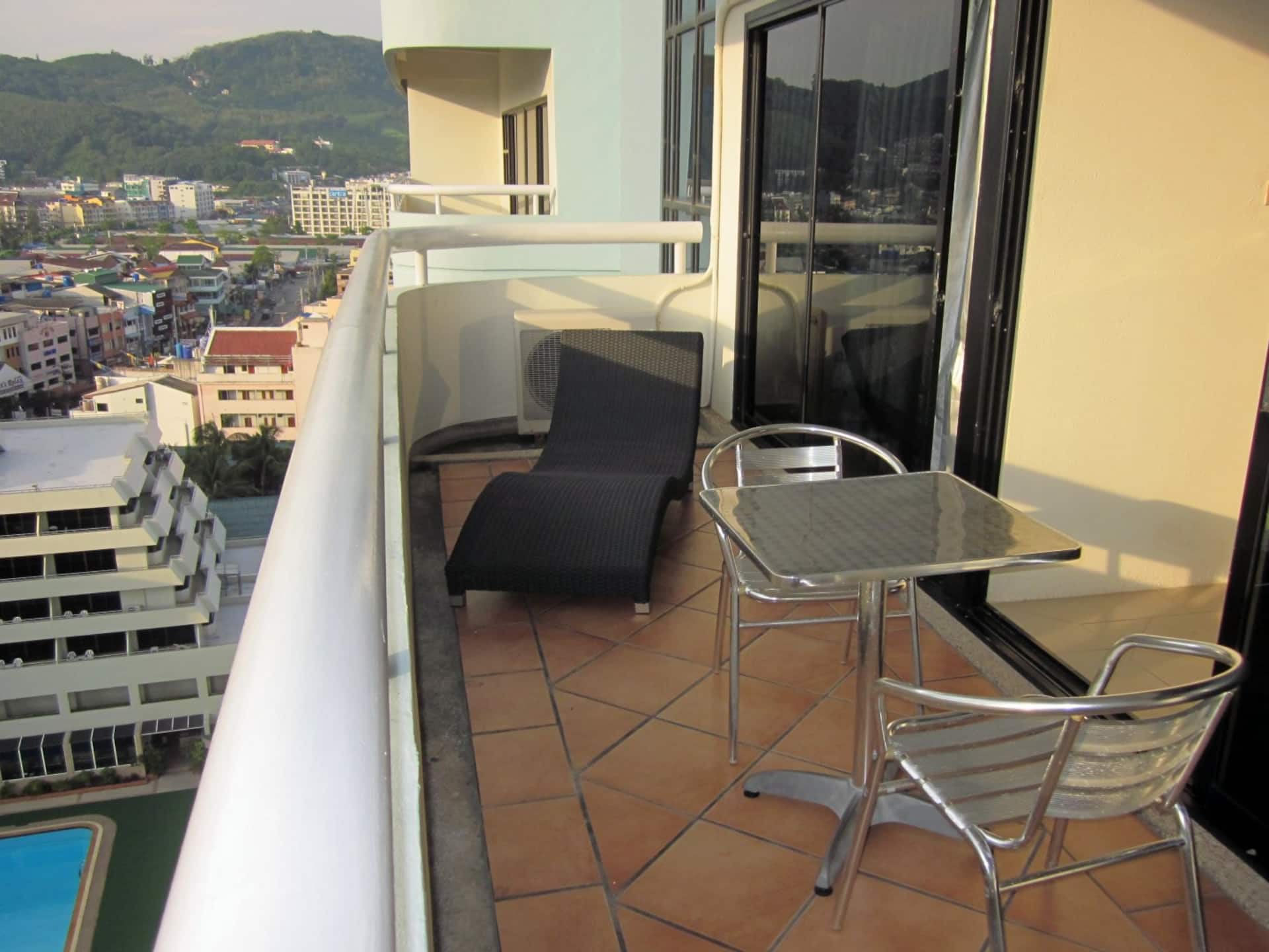 Patong Tower 100m from the beach — foto 3