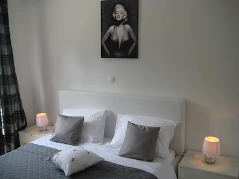 Popular Airbnb listing: One bedroom apartment Lara on the beach, Žman in Mali Iž
