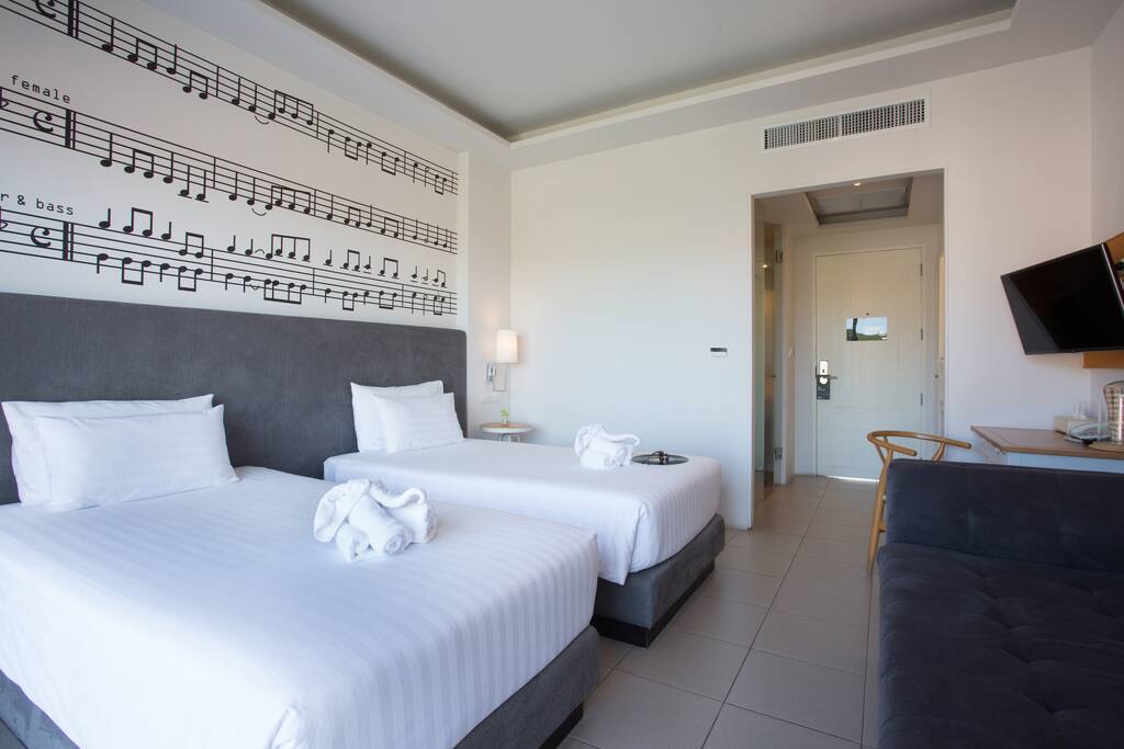 Indy Deluxe Room (Twin Bed)