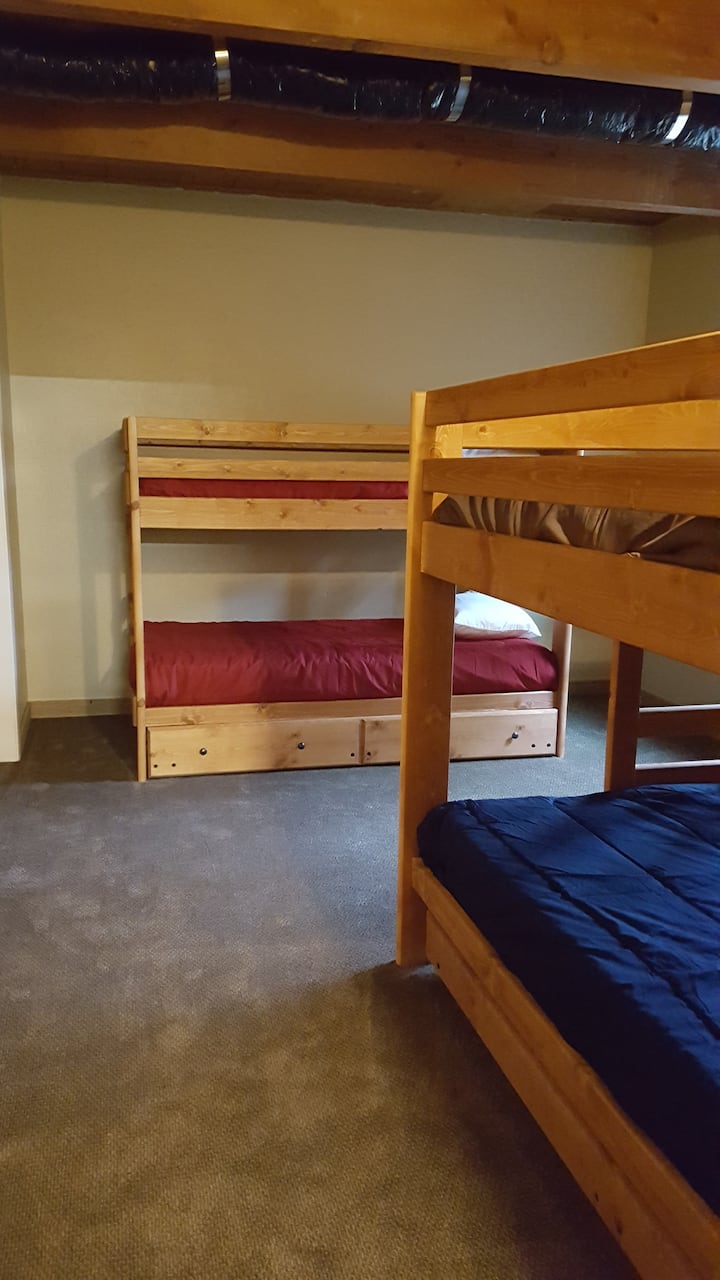 Camas literas triples para los niños (literas con camas nido debajo que se convierten en literas triples) con capacidad para 6 personas en total