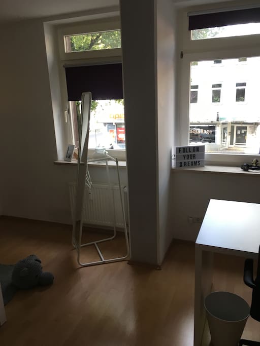 das Zimmer-Blick aus der Tür