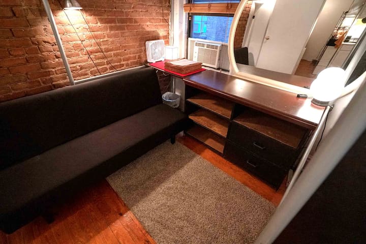 Private bedroom in East Village *Fully Sanitized!*