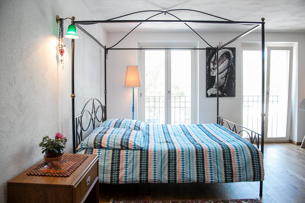 Double room, Colonial Poster Bed Queen size.