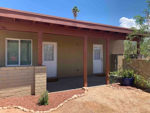 Popular Airbnb listing: Spacious peaceful guesthouse in Casas Adobes