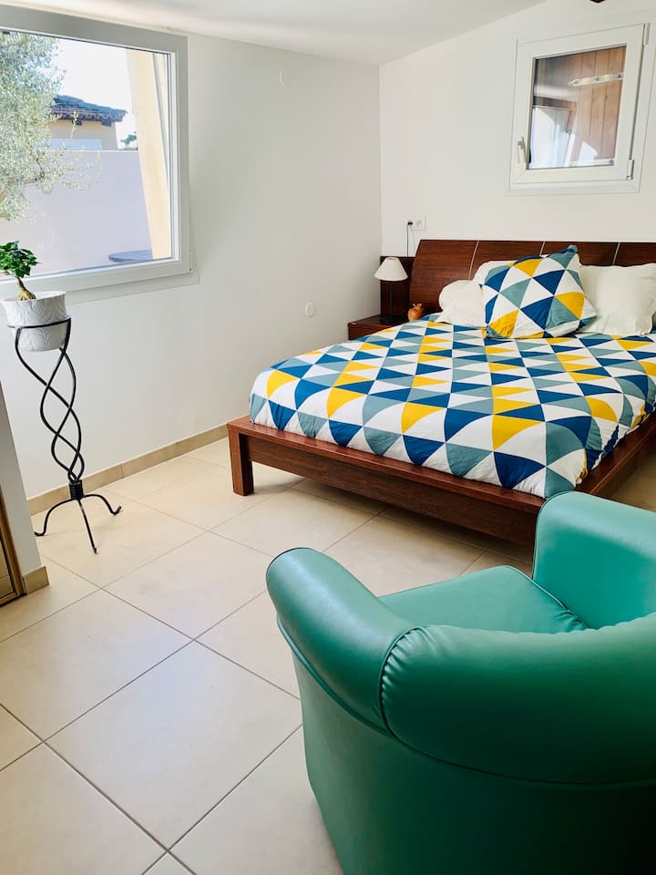 1. hálószoba kétszemélyes ággyal 