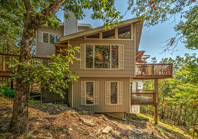 Secluded Cabin W Hardwood Floors 2 Private Balconies And