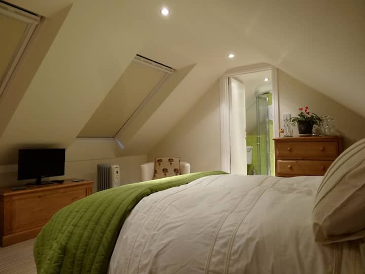The Deer room; a Cosy Hide, in Burley, New Forest