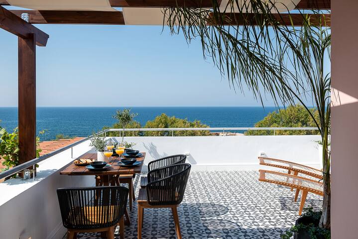 Alexandra’s Lighthouse View gallery image 2