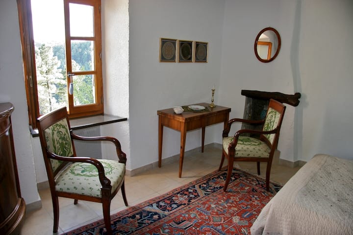 Tower: bedroom 7 with a double bed at 1st floor