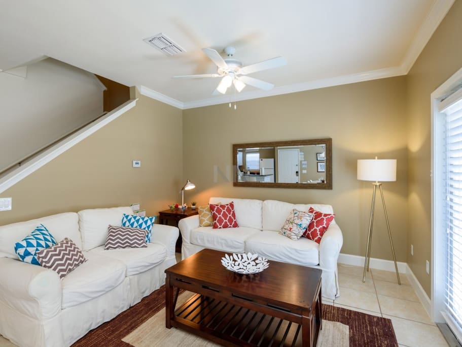 Bedroom,Indoors,Room,Furniture,Loft