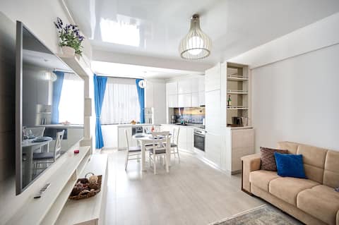 Top Airbnb: AquaBliss FrontSea in Năvodari
