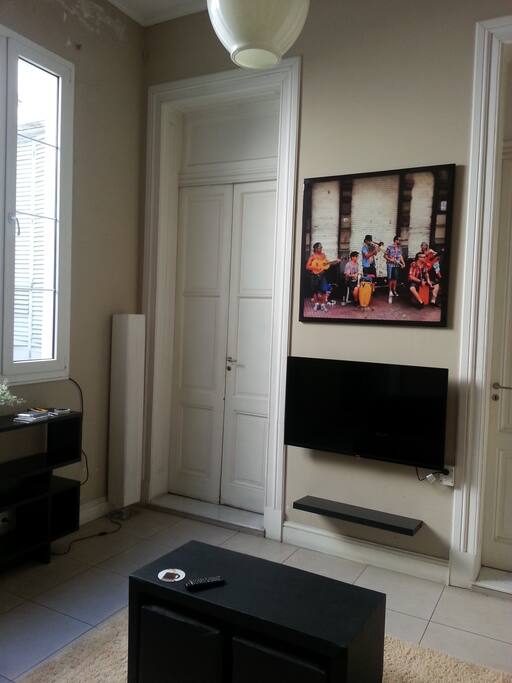 lobby/lounge with 47" TV