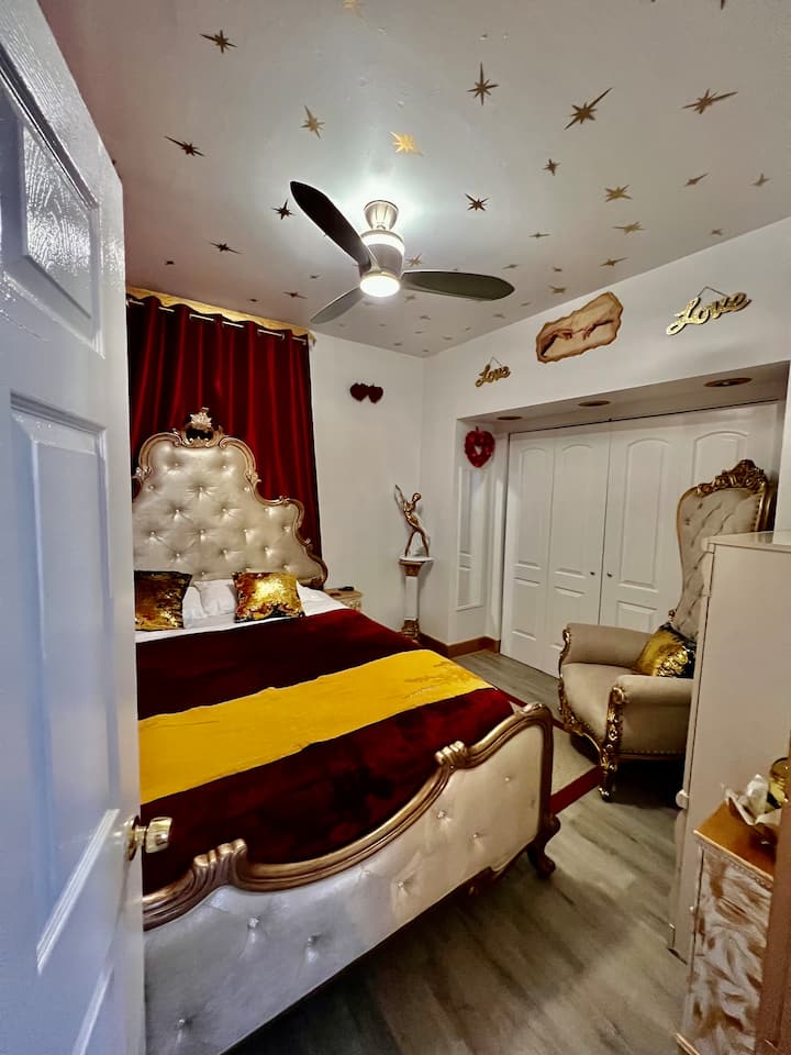 1つ目のベッドルーム 