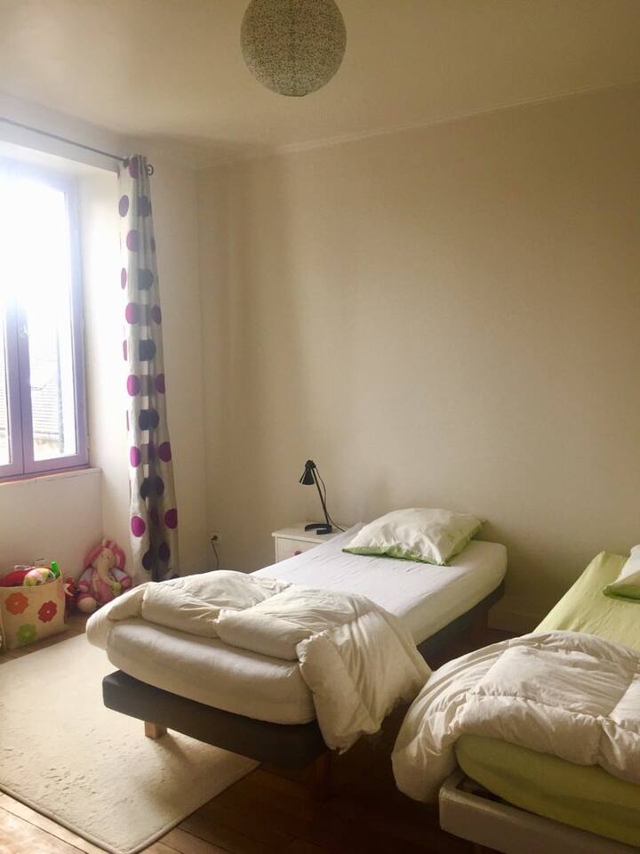 Spálňa 1. poschodie, 2 lôžka 90x200