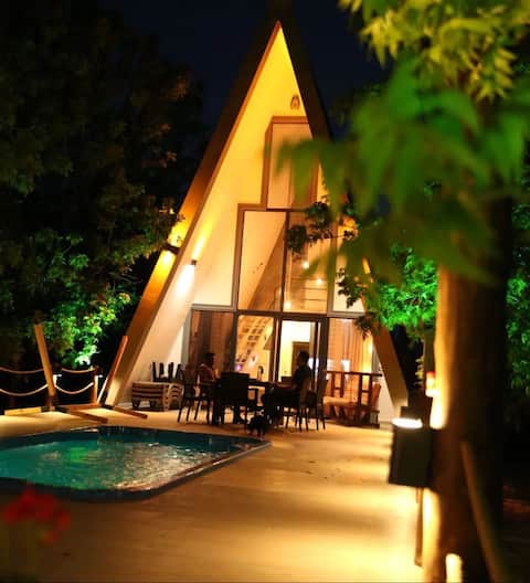 Bungalow with pool