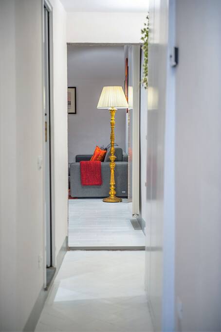 The house is a medioeval building renovated by an architect who has preserved some historic elements such as the old kitchen which is now a decorative element of the living room, ceiling and floor perfectly restored and preserved