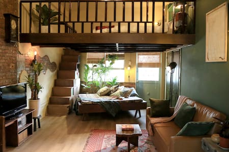 P"m"P /No.2 : Ancient Shadow in Downtown