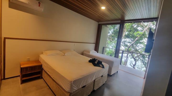 Chambre au rez-de-chaussée 