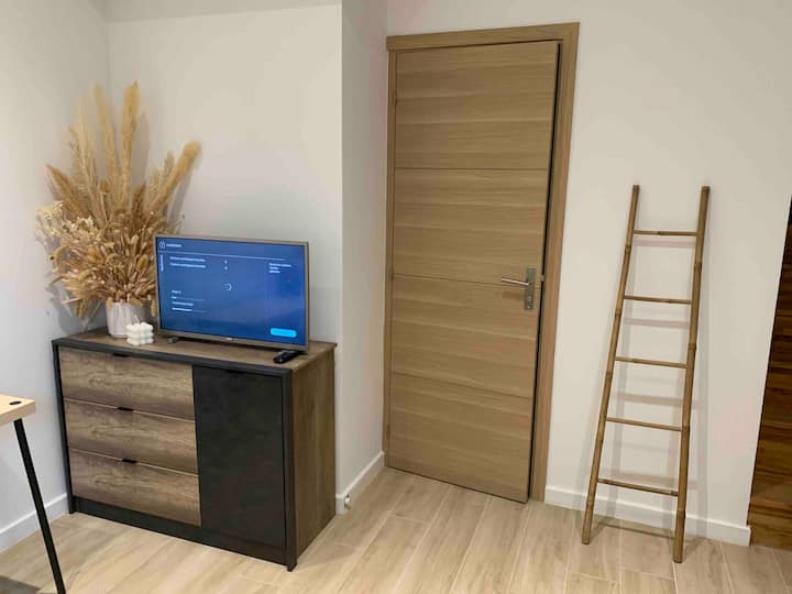 Studio Avec Chambre  Calme - Clim & Wifi & Tv - Nice