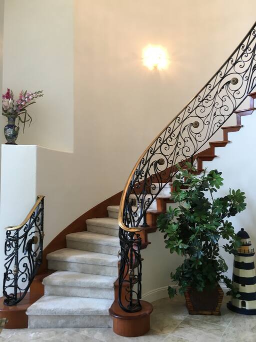 Stairs to room 1, 2, 3, 4