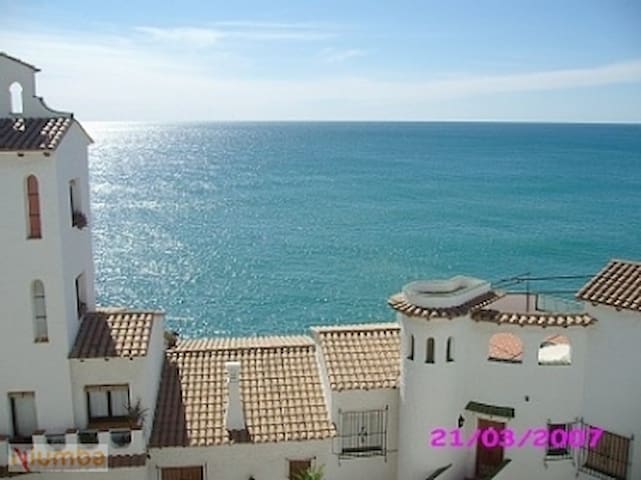 APARTMENT WITH BEAUTIFUL SEA VIEWS