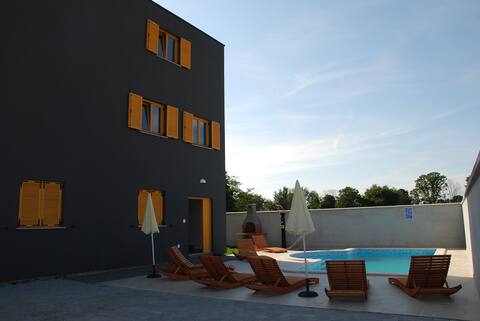Villa Palatium I