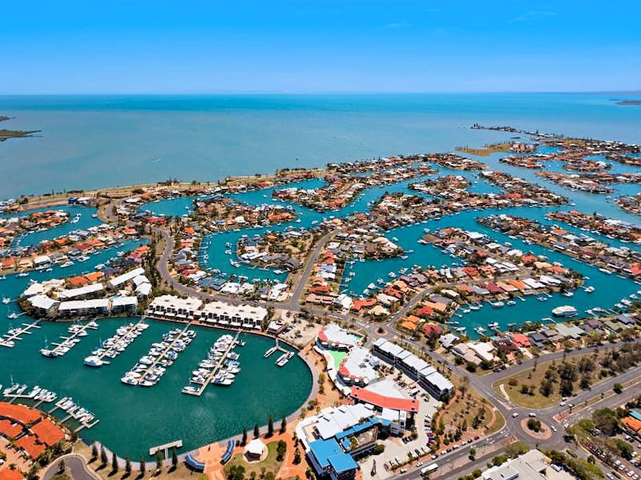 Waterfront Dream Getaway Houses for Rent in Cleveland, Queensland