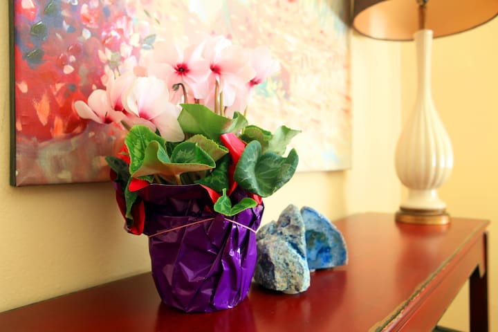 NW Nob Hill Neighborhood Bedroom