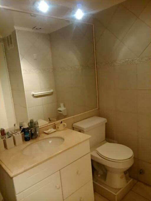 Baño principal, hay 2 baños..