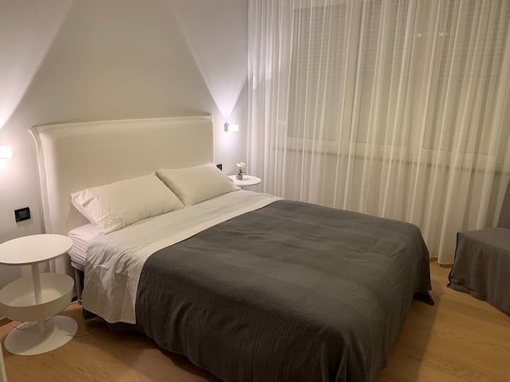 Schlafzimmer 1