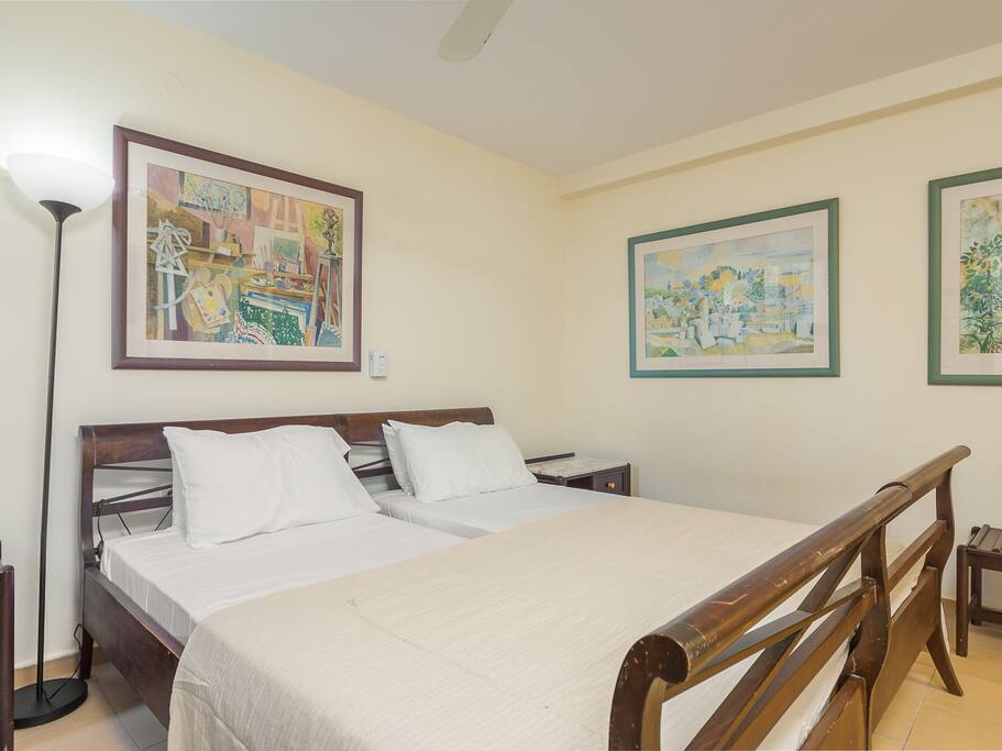 Bedroom with twin beds and / or King size bed