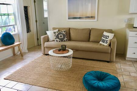 Beach Bungalow, Good Vibes, Unit #B