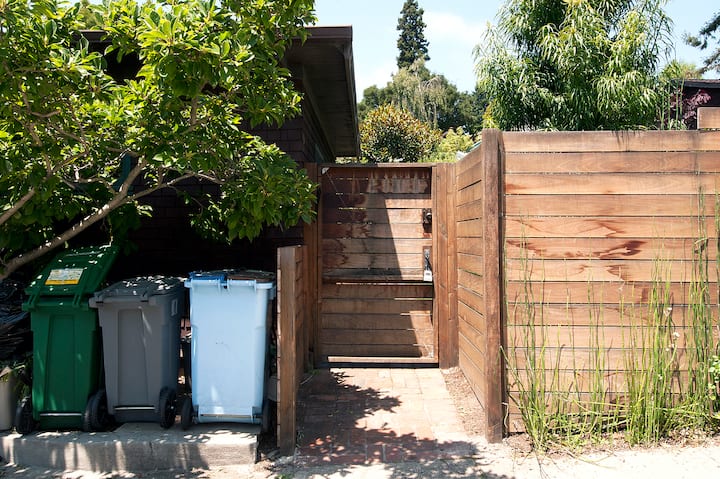 North Berkeley Backyard Cottage