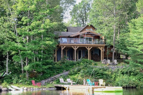 One bedroom lake front cottage in Muskoka
