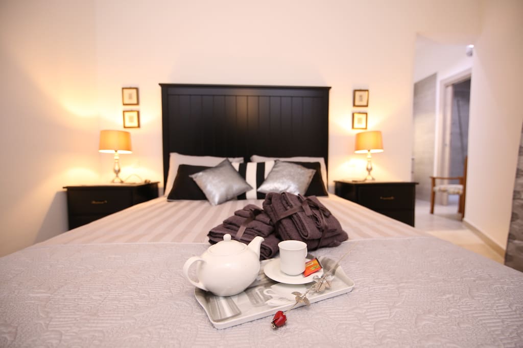 Queen Bed