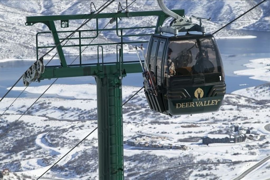 The Jordanelle from the Deer Valley Gondola - 5 minutes away!!! (See The Lodge at the Lower Right)